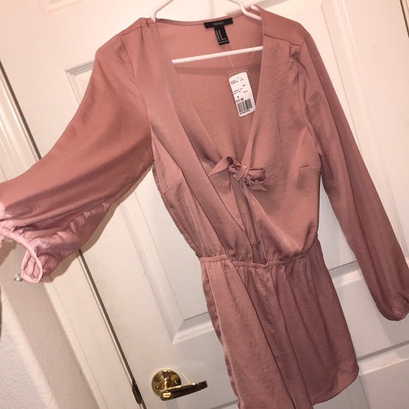 NWT Forever 21 dusty pink romper - Picture 6 of 7